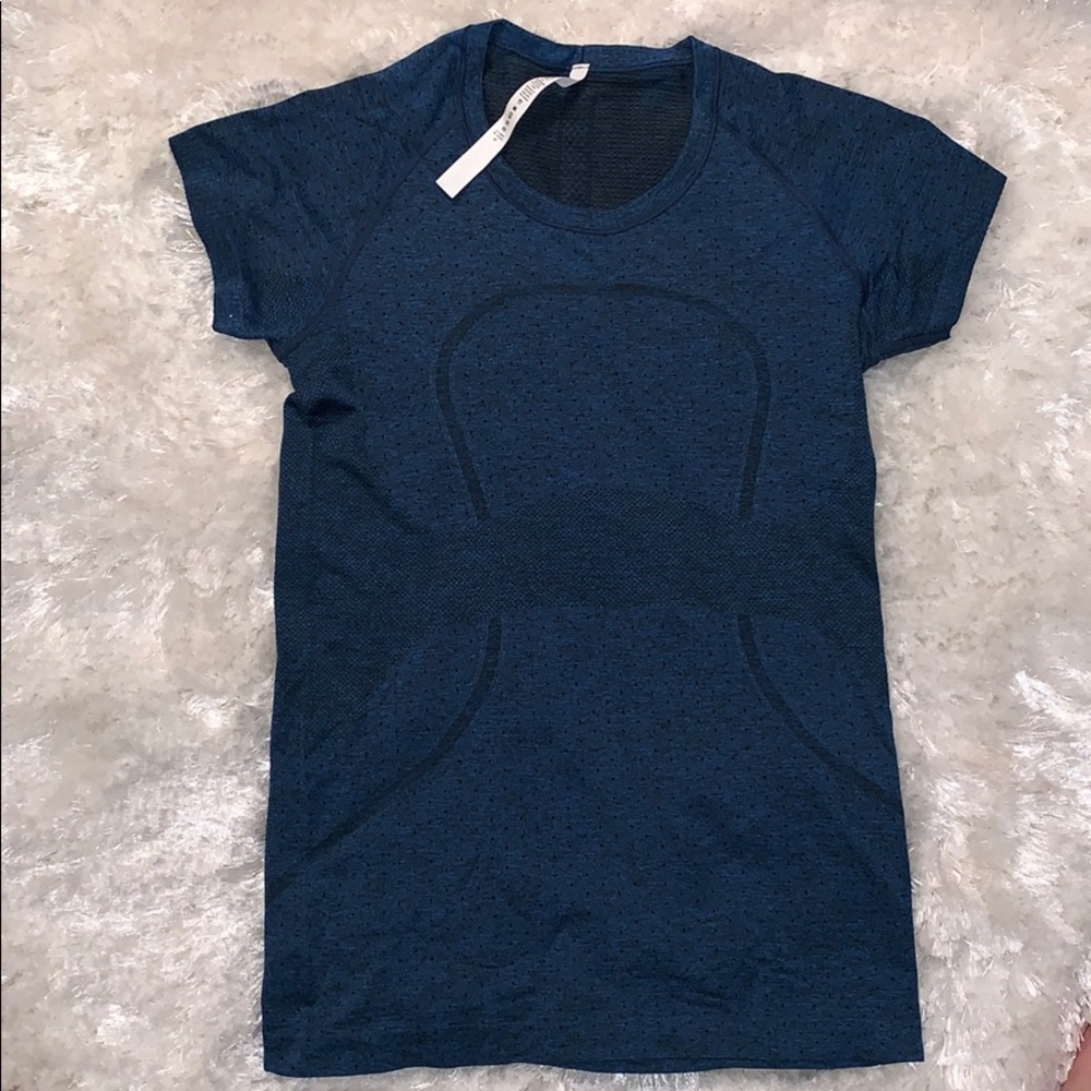 Swiftly tech navy short sleeve Lululemon shirt